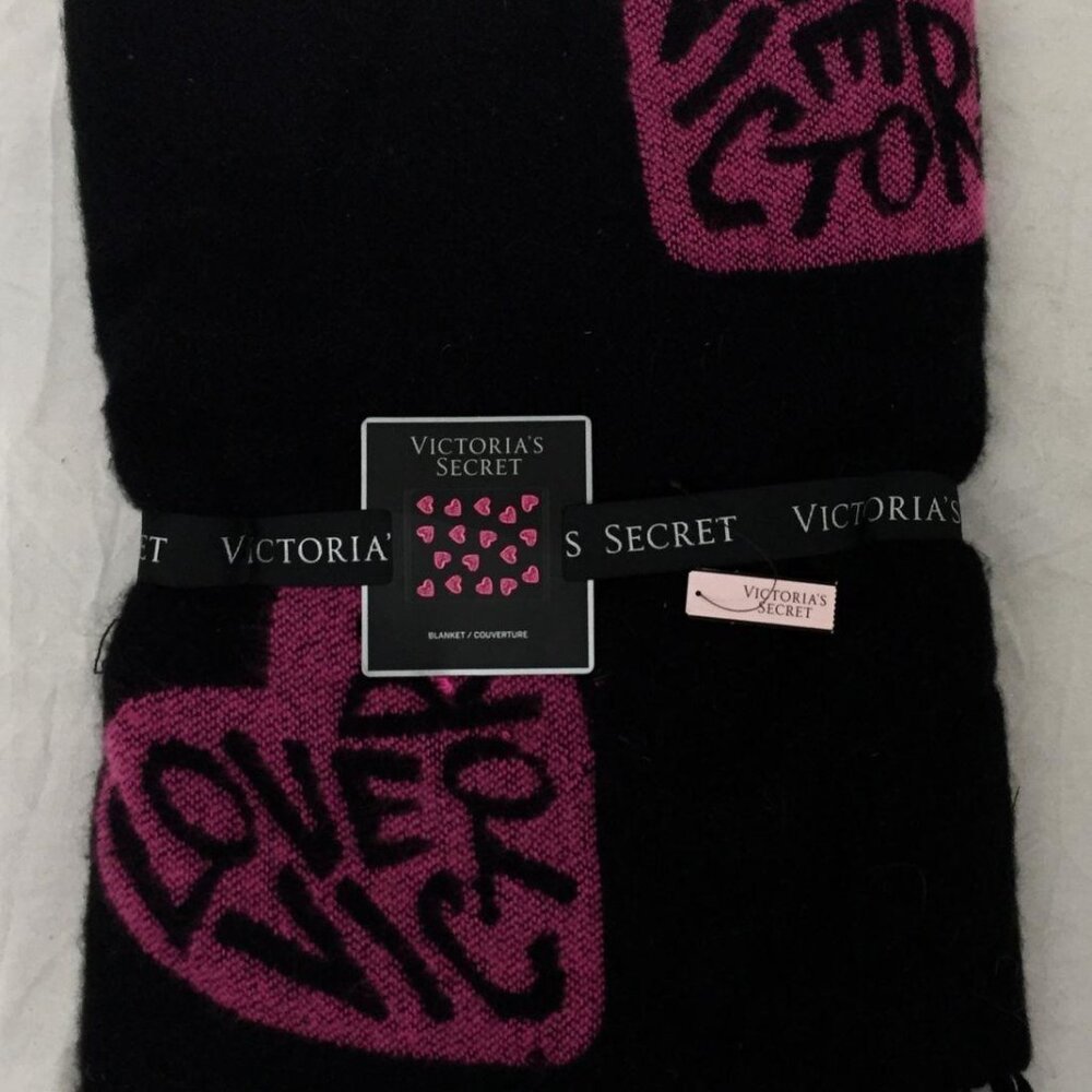 NWT Victoria's Secret Black and Pink 50"x60" Throw Blanket